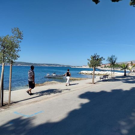 Apartman Figaro Pogled Od Milijun Dolara, 2 Tusa, 2 Wc Каштела Екстер'єр фото