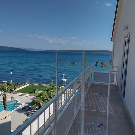 Apartman Figaro Pogled Od Milijun Dolara, 2 Tusa, 2 Wc Каштела Екстер'єр фото