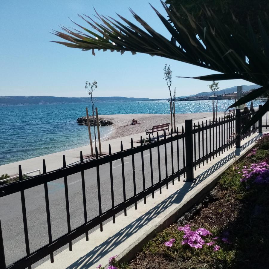 Apartman Figaro Pogled Od Milijun Dolara, 2 Tusa, 2 Wc Каштела Екстер'єр фото