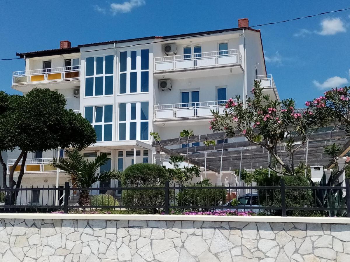 Apartman Figaro Pogled Od Milijun Dolara, 2 Tusa, 2 Wc Каштела Екстер'єр фото