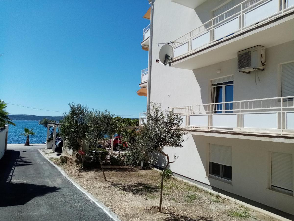 Apartman Figaro Pogled Od Milijun Dolara, 2 Tusa, 2 Wc Каштела Екстер'єр фото
