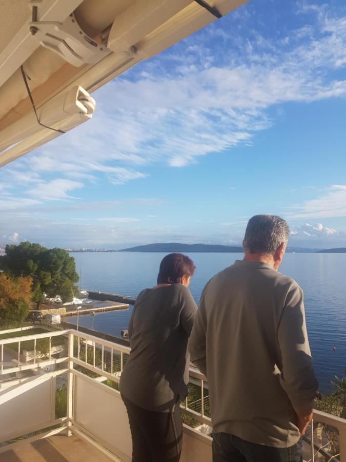 Apartman Figaro Pogled Od Milijun Dolara, 2 Tusa, 2 Wc Каштела Екстер'єр фото