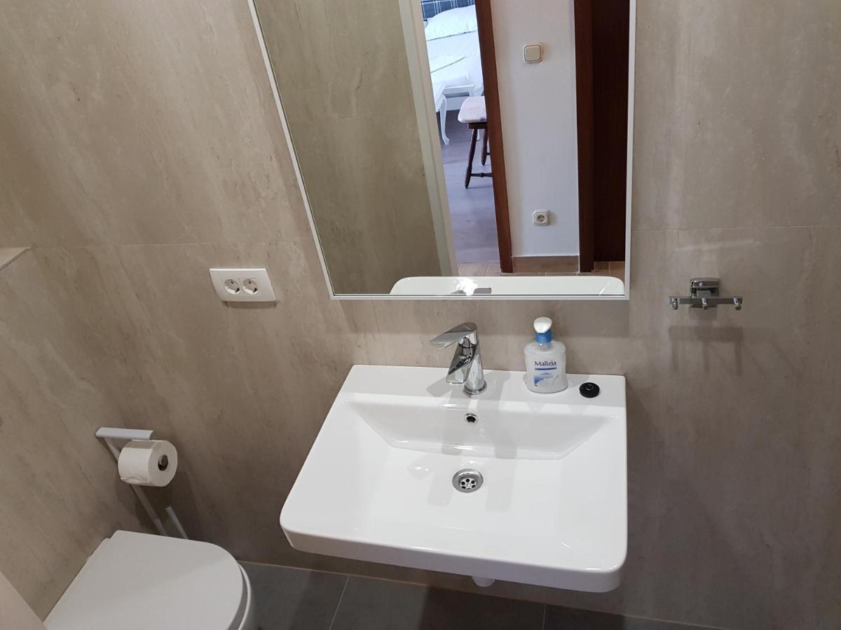Apartman Figaro Pogled Od Milijun Dolara, 2 Tusa, 2 Wc Каштела Екстер'єр фото