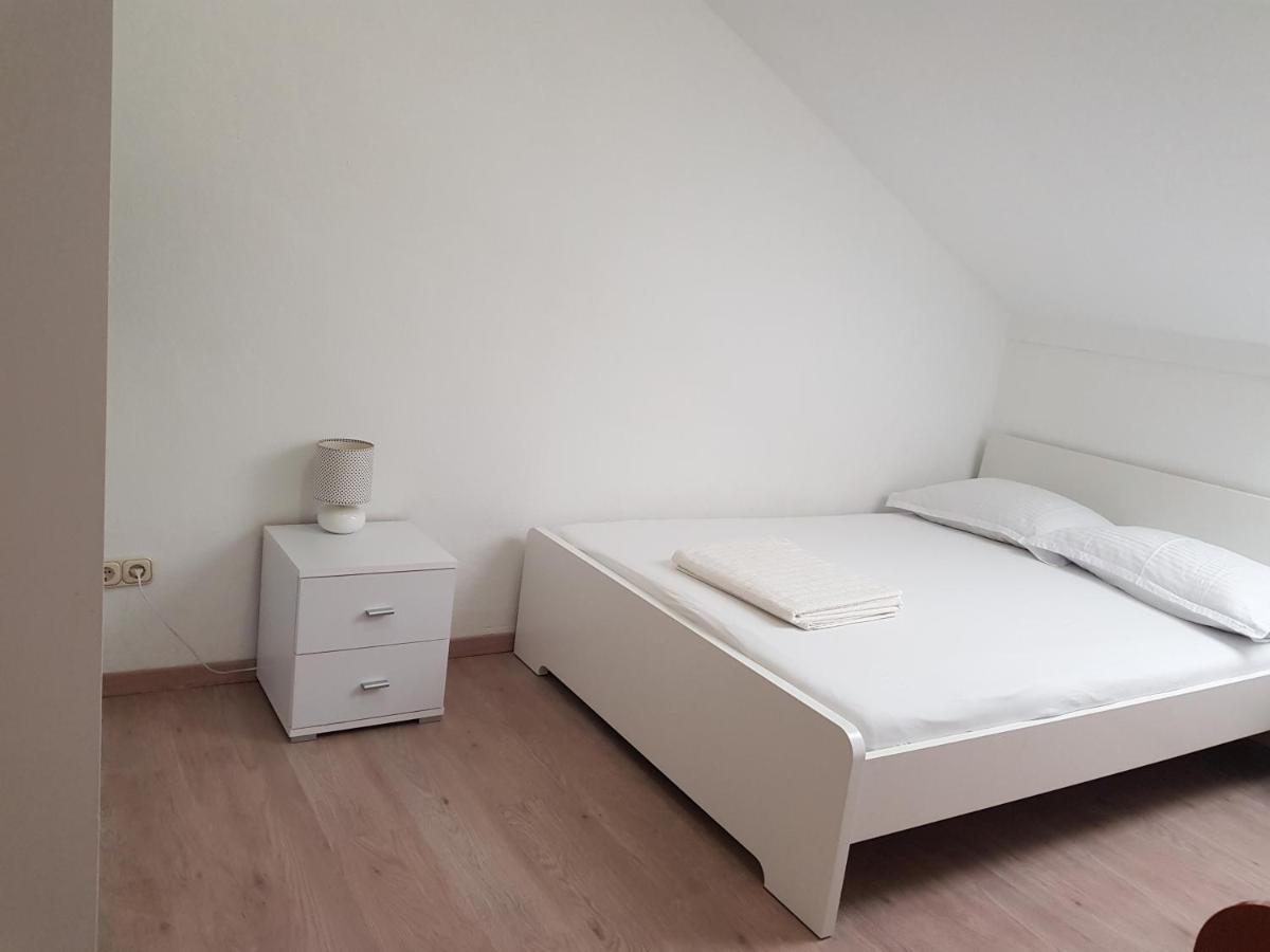 Apartman Figaro Pogled Od Milijun Dolara, 2 Tusa, 2 Wc Каштела Екстер'єр фото