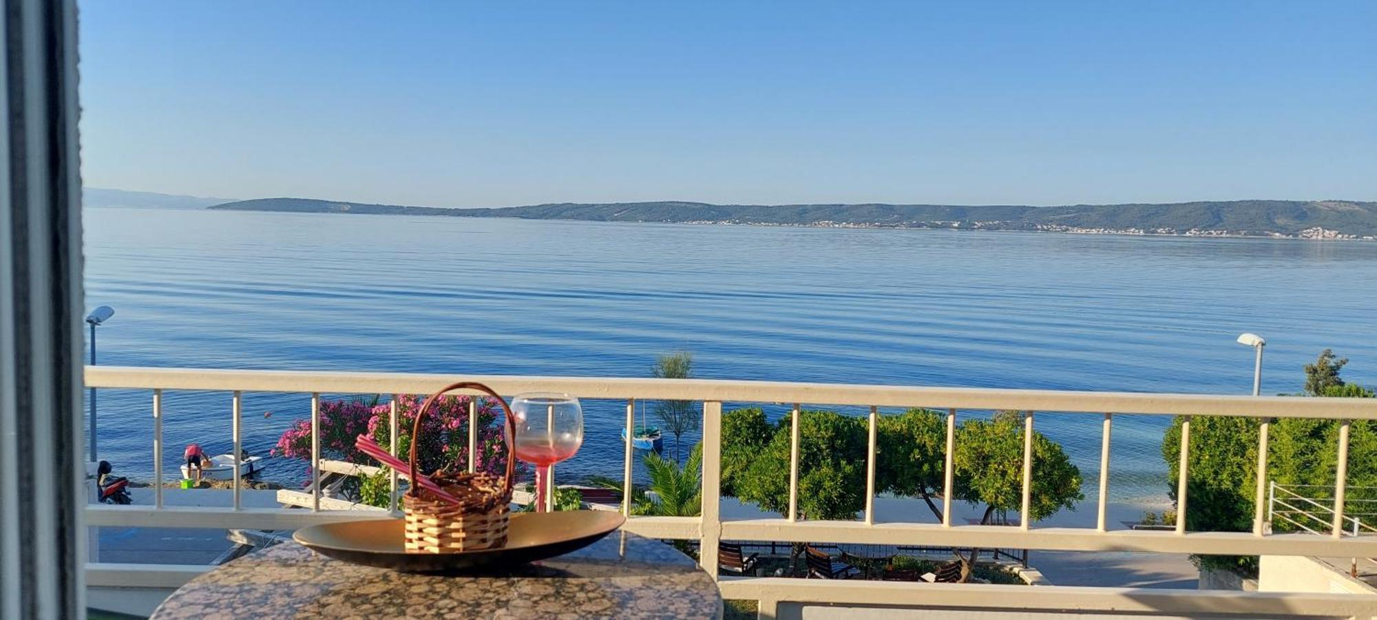 Apartman Figaro Pogled Od Milijun Dolara, 2 Tusa, 2 Wc Каштела Екстер'єр фото