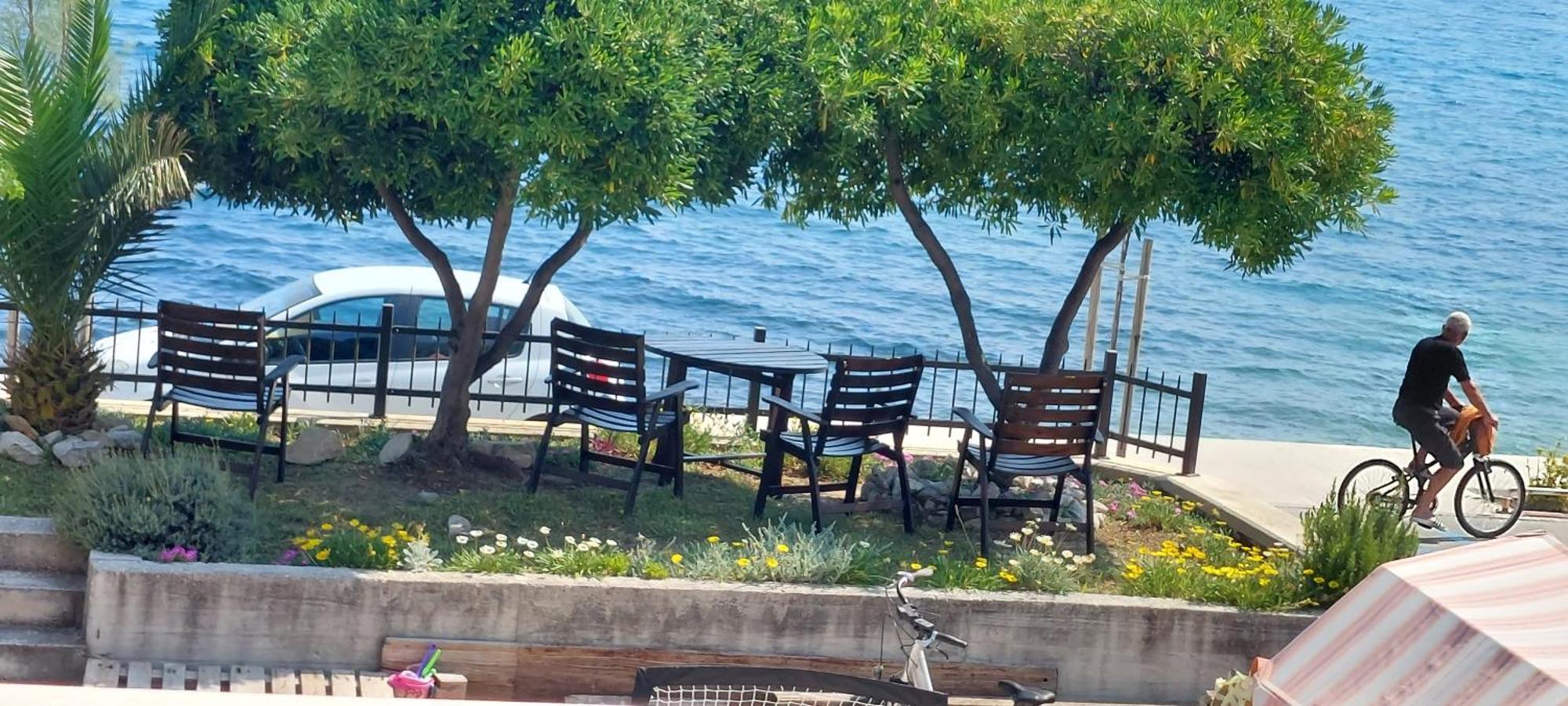 Apartman Figaro Pogled Od Milijun Dolara, 2 Tusa, 2 Wc Каштела Екстер'єр фото