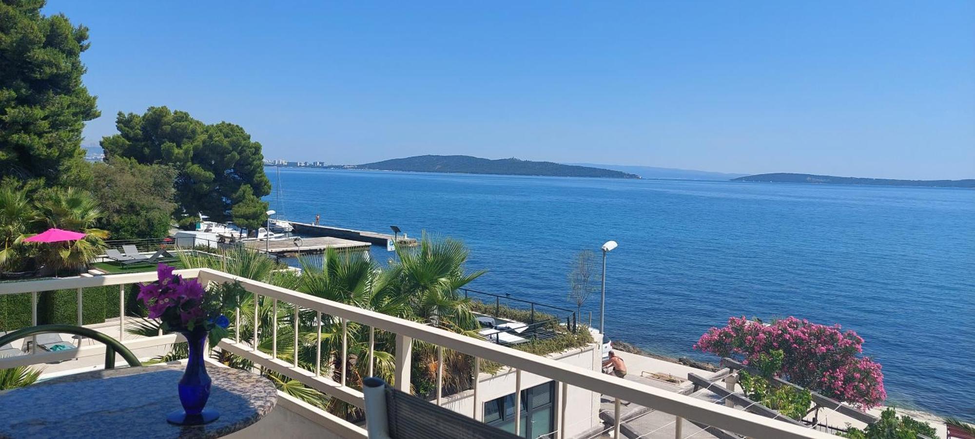 Apartman Figaro Pogled Od Milijun Dolara, 2 Tusa, 2 Wc Каштела Екстер'єр фото